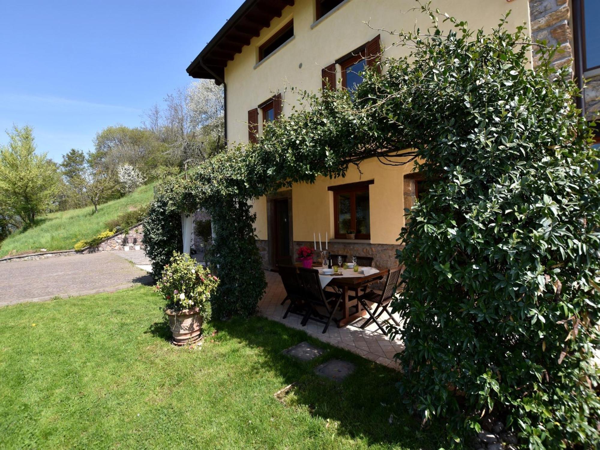 Villa In Pisogne With Pool Garden And Lake View المظهر الخارجي الصورة