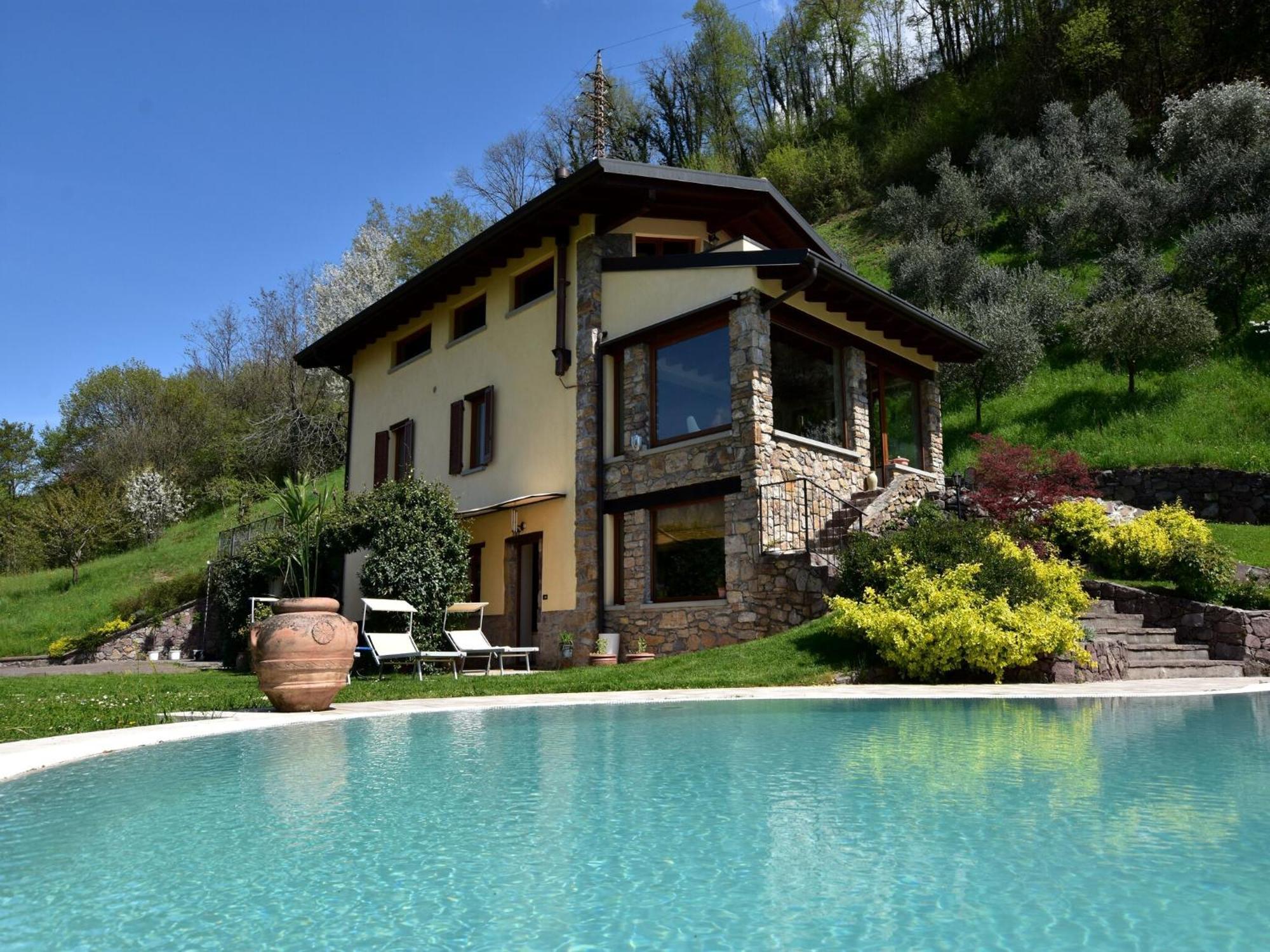 Villa In Pisogne With Pool Garden And Lake View المظهر الخارجي الصورة