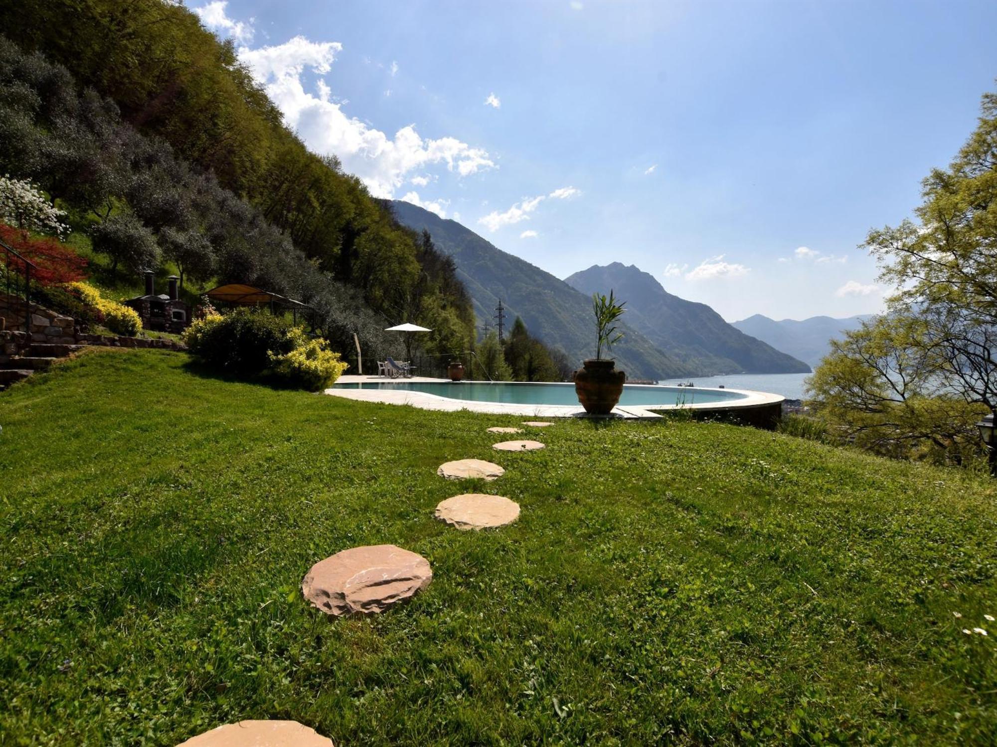 Villa In Pisogne With Pool Garden And Lake View المظهر الخارجي الصورة