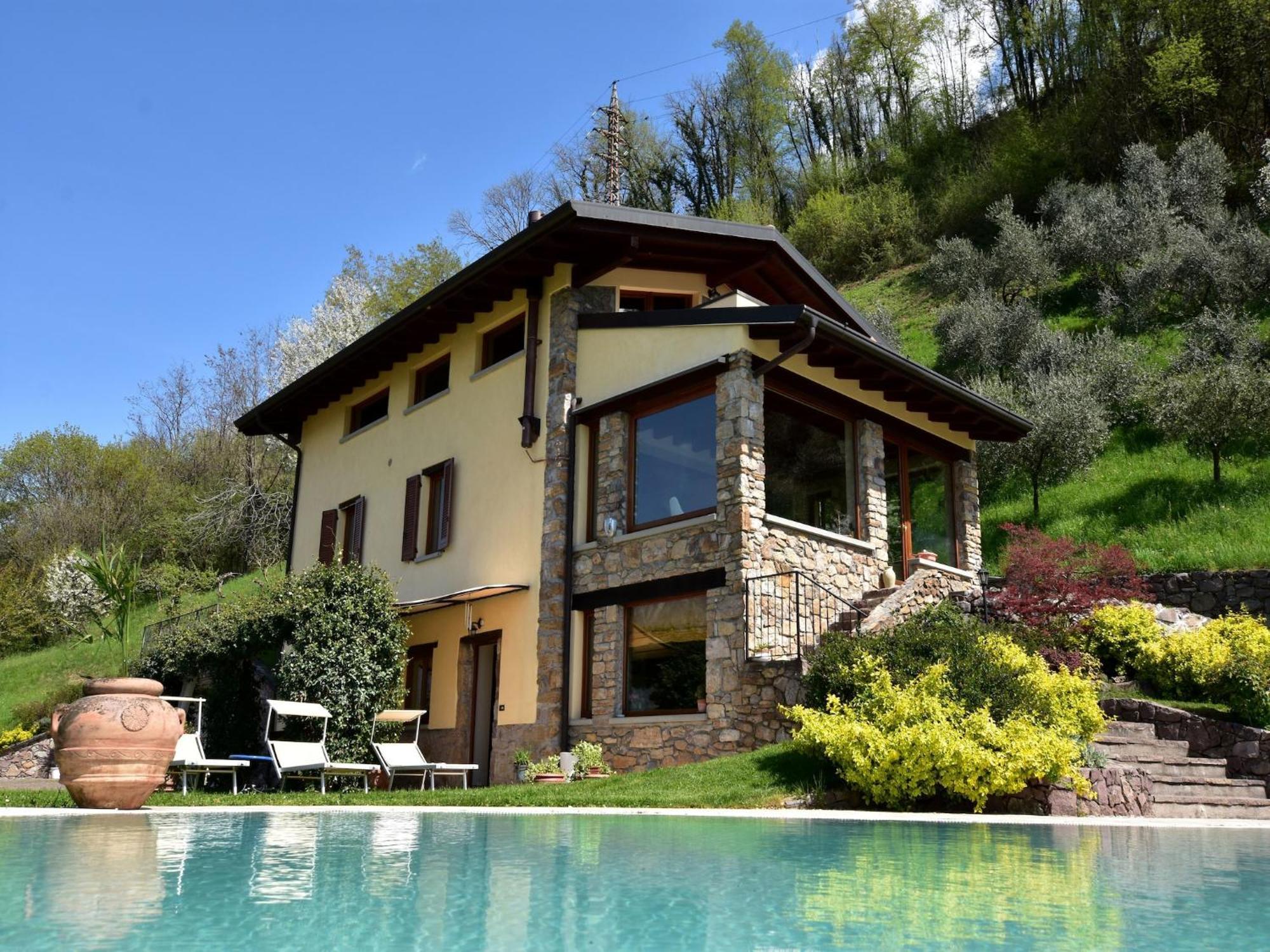 Villa In Pisogne With Pool Garden And Lake View المظهر الخارجي الصورة