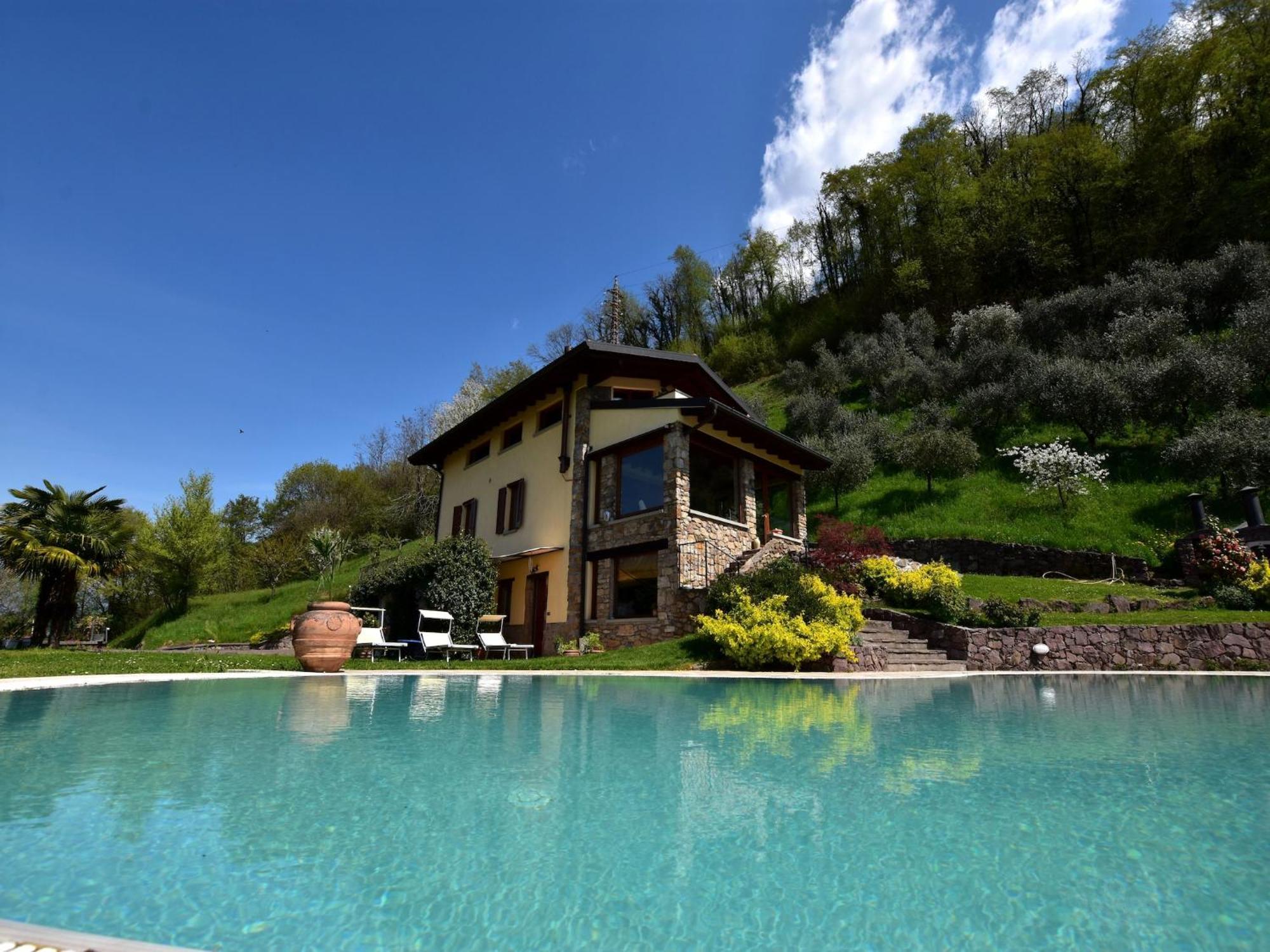 Villa In Pisogne With Pool Garden And Lake View المظهر الخارجي الصورة